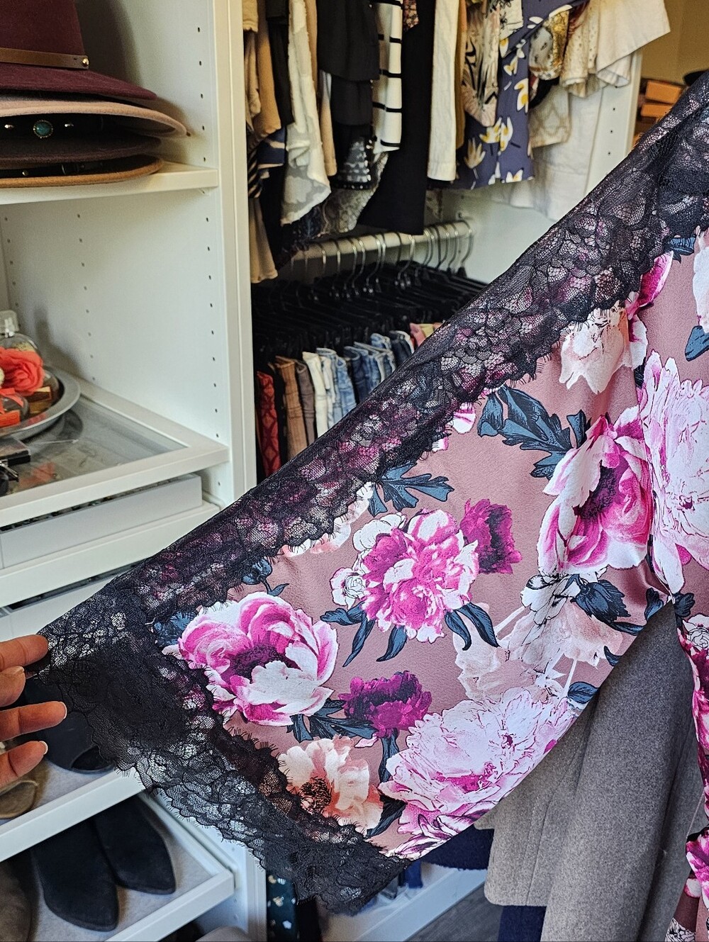 Victoria's Secret Floral Print Robe with Black Lace Trim. Size S/XS - Picture 4 of 6